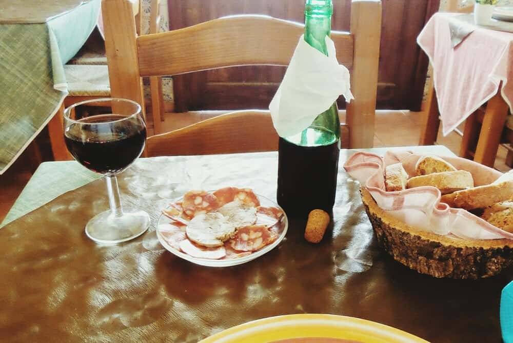 Entre Cañas y Vinos: tapas caseras en el centro