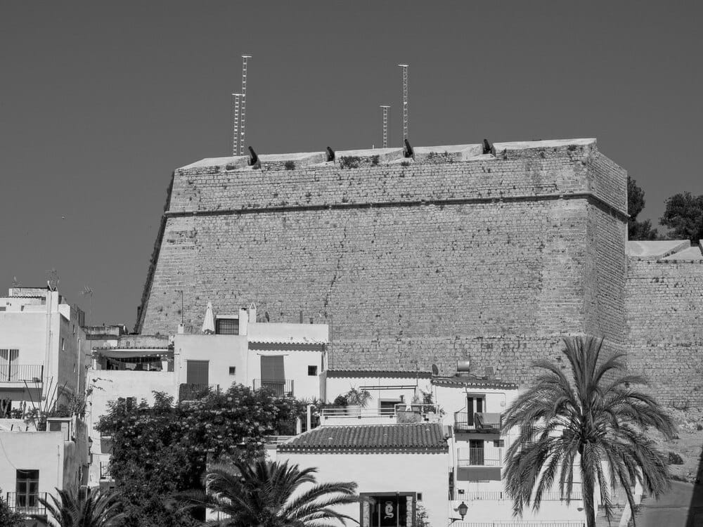 Castell de l'Olla: 40 años y 1.600 kilos de pólvora