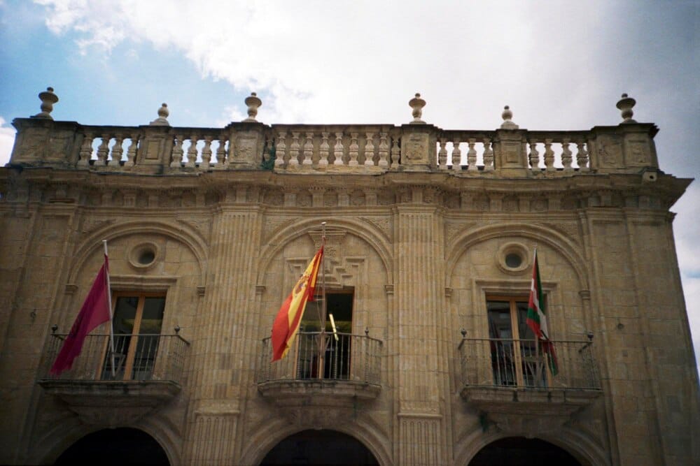 El Parlamento asturiano abre sus puertas en agosto
