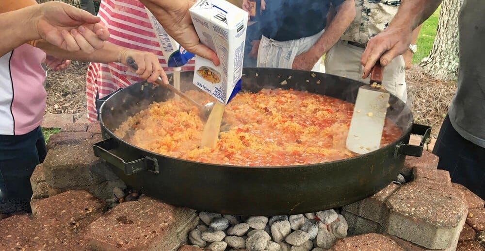 Arrossada popular: el mediodía gratis de Bellvitge