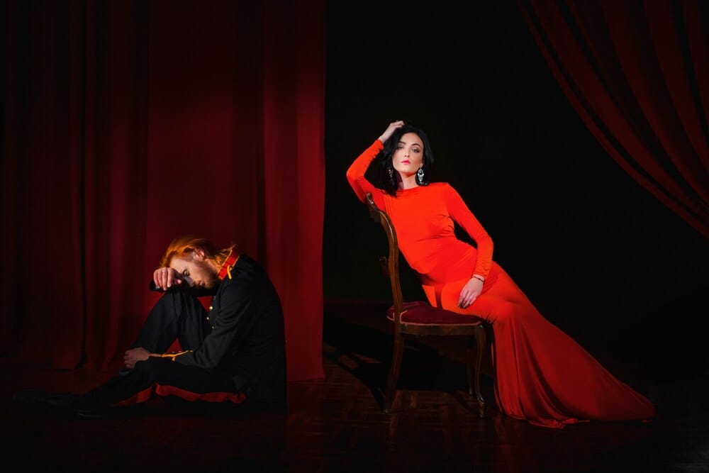 Mucho Ruido y Pocas Nueces