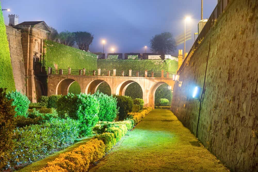 El Castillo se ilumina con El Jardín de Luz