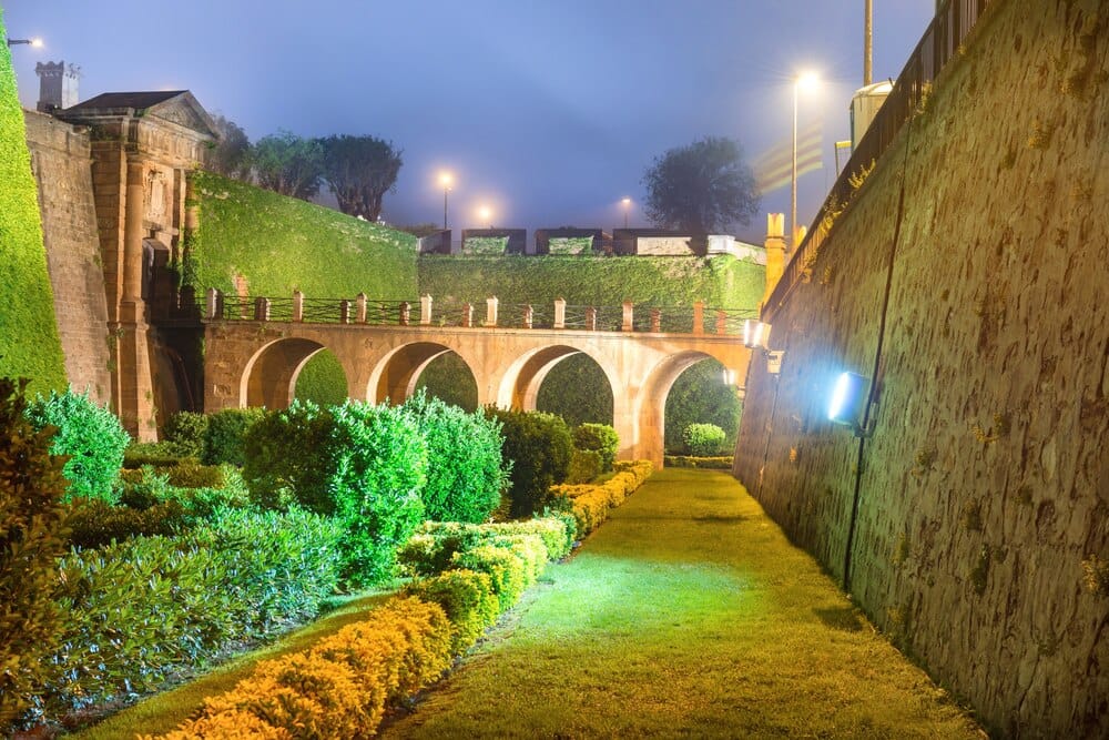 El Castillo se ilumina con El Jardín de Luz