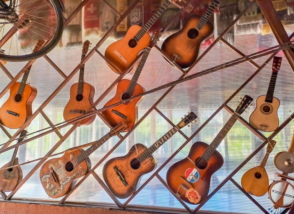 Exposición de guitarras históricas de la colección de Luis Alberto Soria