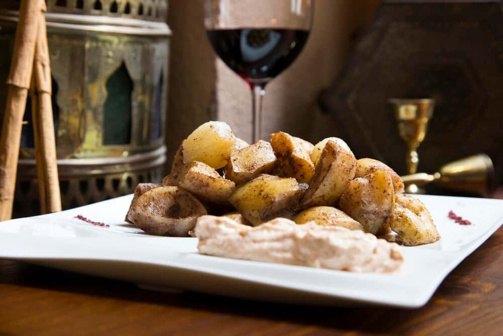 Bar Bonillo: bravas y tapas de pie en Almería