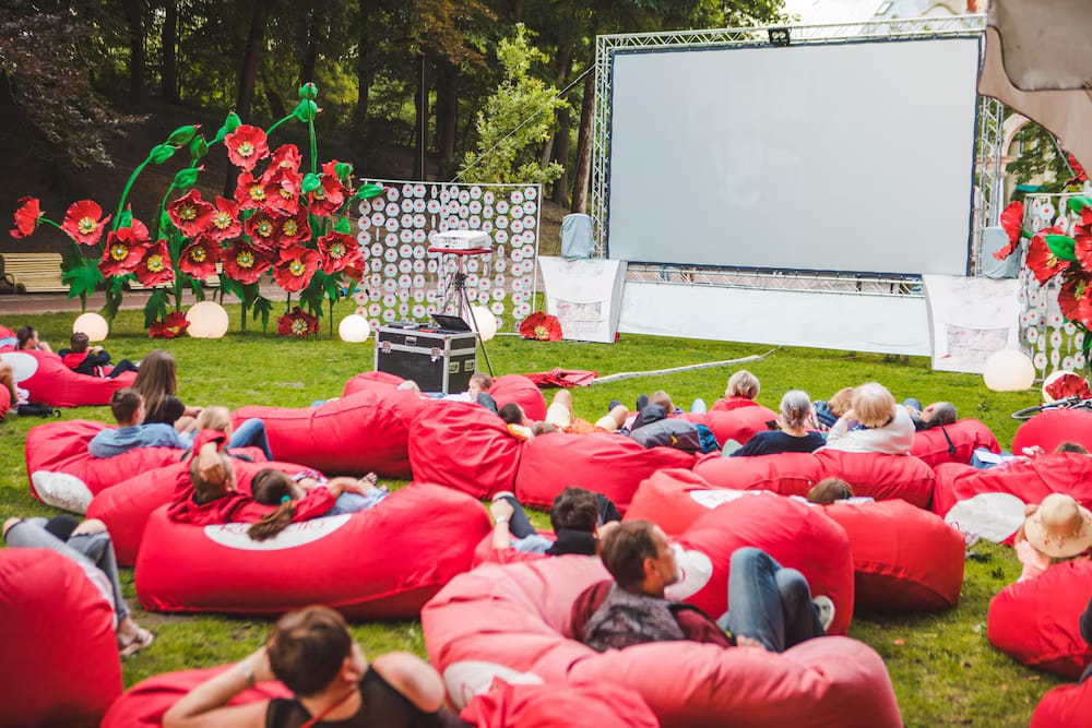 Cine al aire libre en los barrios y el rural de Lugo