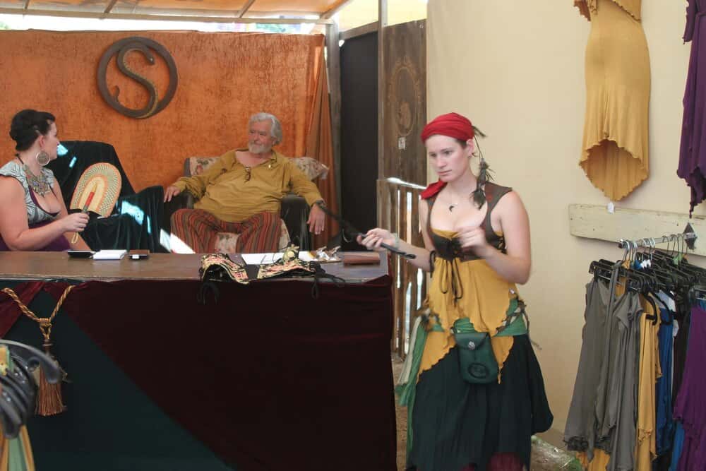 Presentació de la restauració i dels nous vestits dels gegants Centenaris de Sant Roc