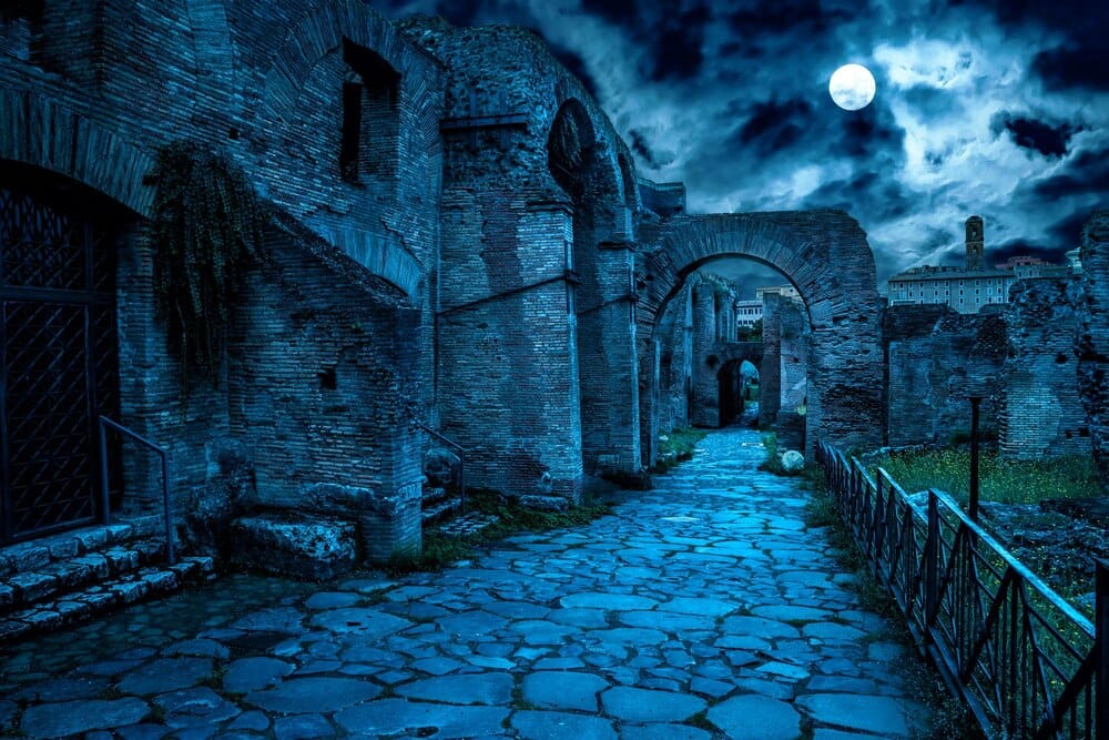 Patrimonio a la luz de la luna
