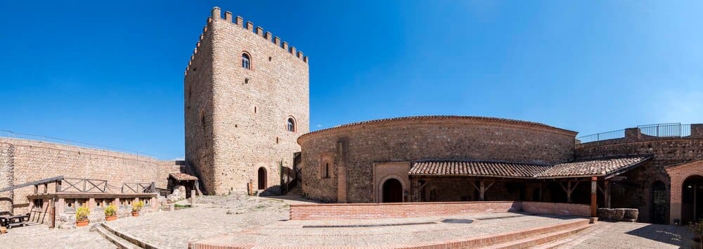 El Castillo de Santa Catalina: visitas, precios y teatro