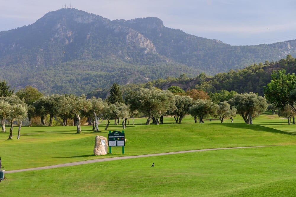 Benahavís aprueba un putting green de 18 hoyos