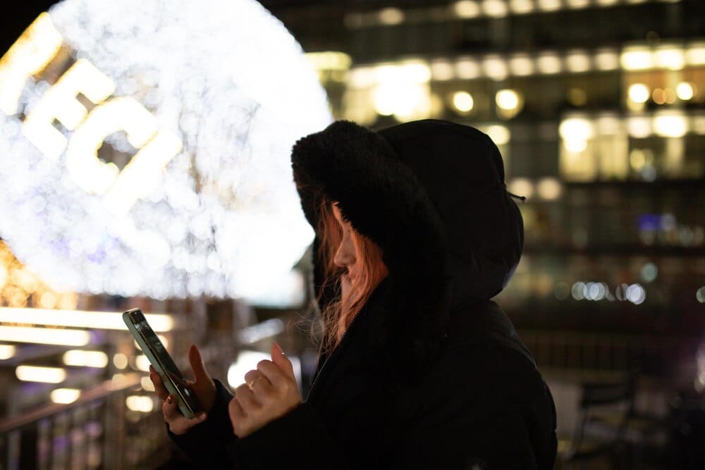 Gimkana solidaria de kidness.pov.es: Búsqueda de móviles y dinero