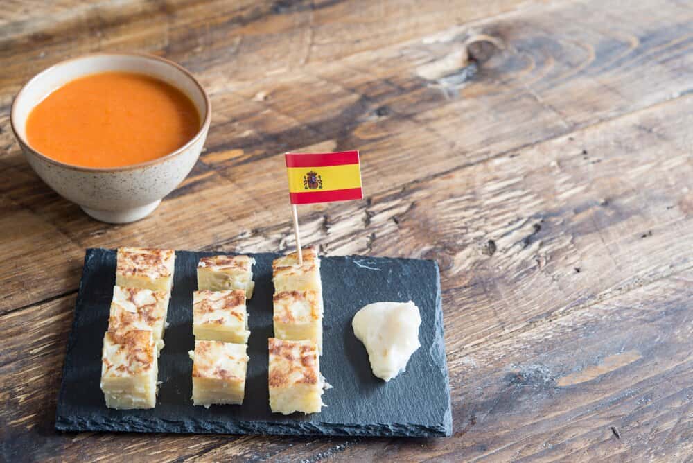 España-Francia en pantalla grande y con menú incluido
