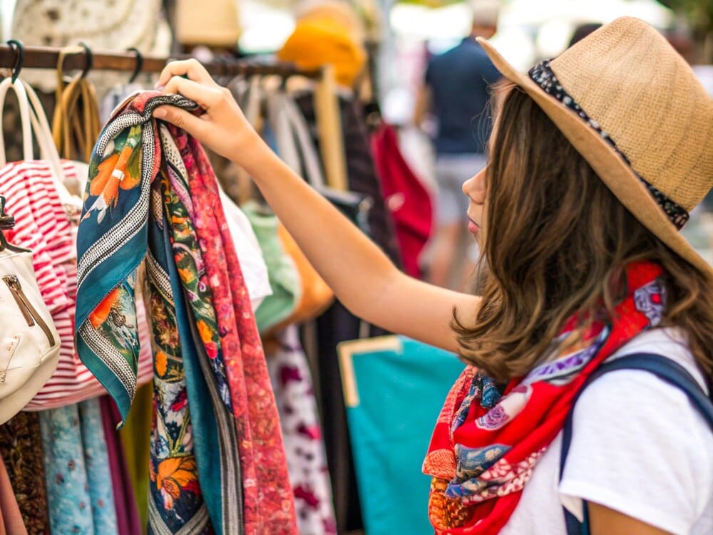 Guía de moda circular y mercadillos en Pontevedra