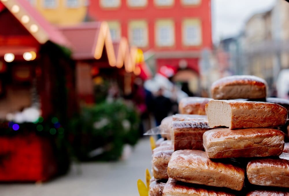 Santiago estrena 'Soletes' de Navidad: churros y tasca de mercado