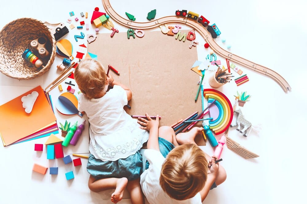 Taller creativo de llaveros de goma eva para niños