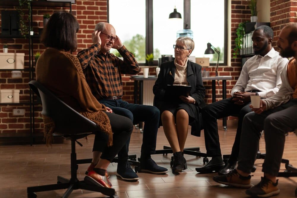Mesa de debate sobre el alzhéimer