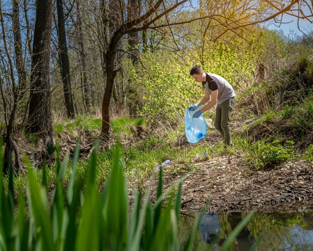 Limpieza del río de Os Gafos y su entorno