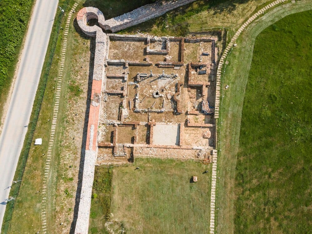 Conferencia A Domus do Mitreo e a muralla, 25 anos despois