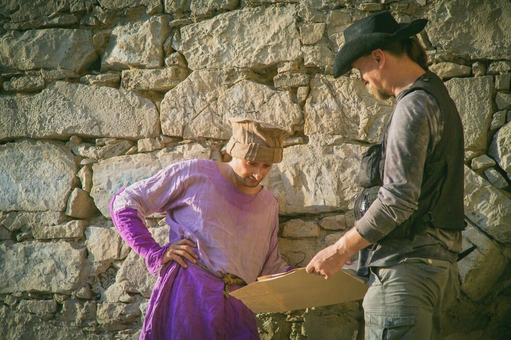 Relatos da morte no pasado: ósos, pedras, barro e tinta