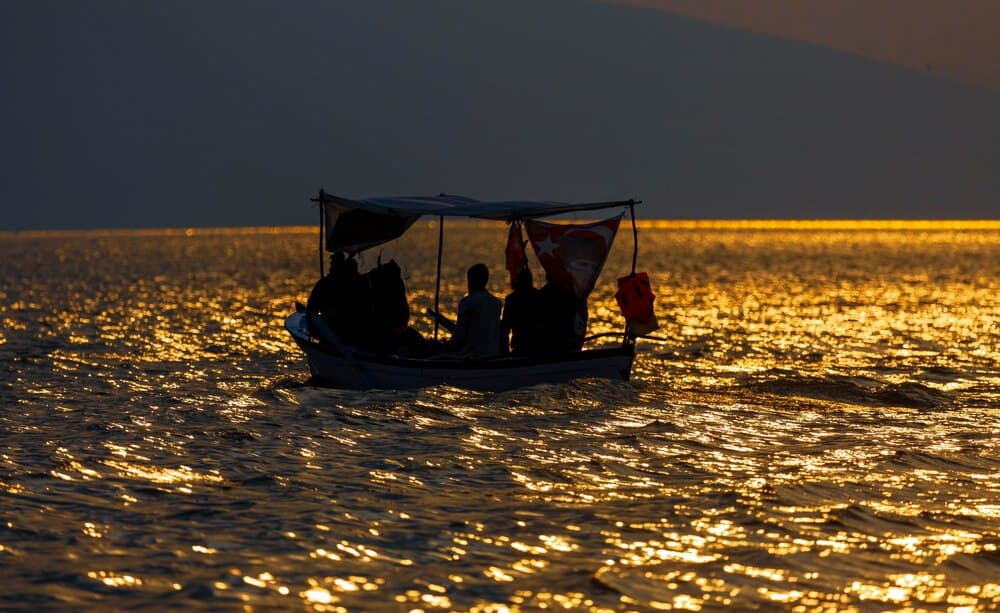 Betanzos desde el agua: Rutas en barco por el Mandeo
