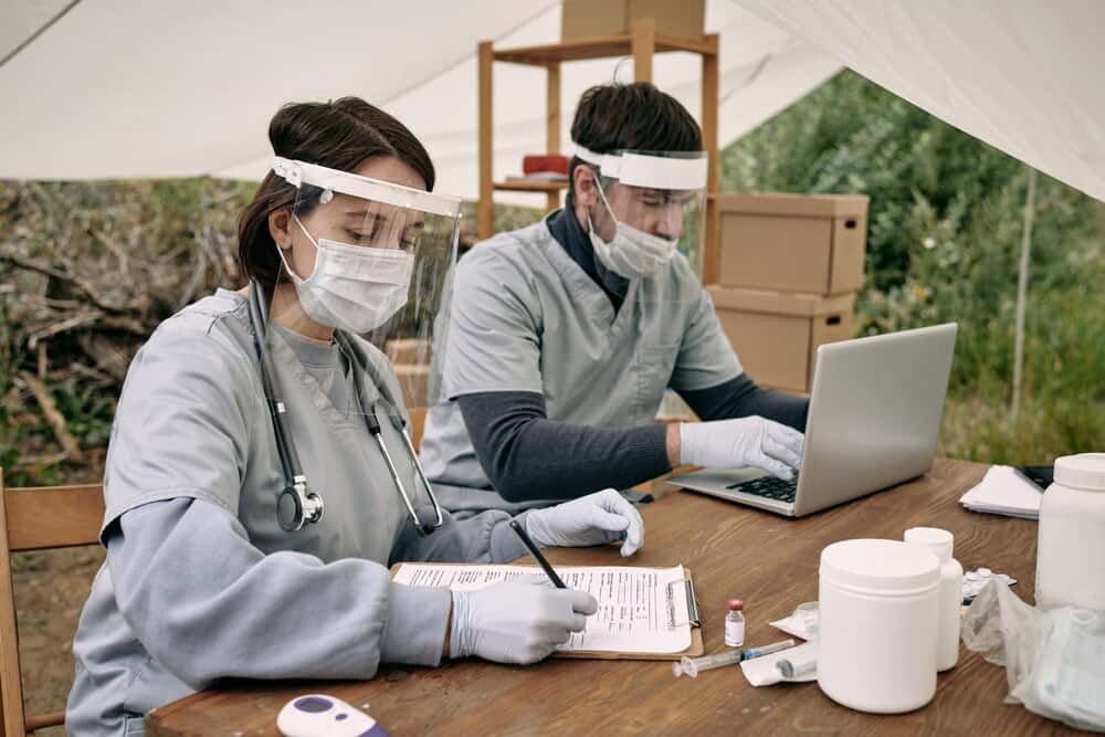 Día Mundial del Farmacéutico y Día Mundial de la Retina