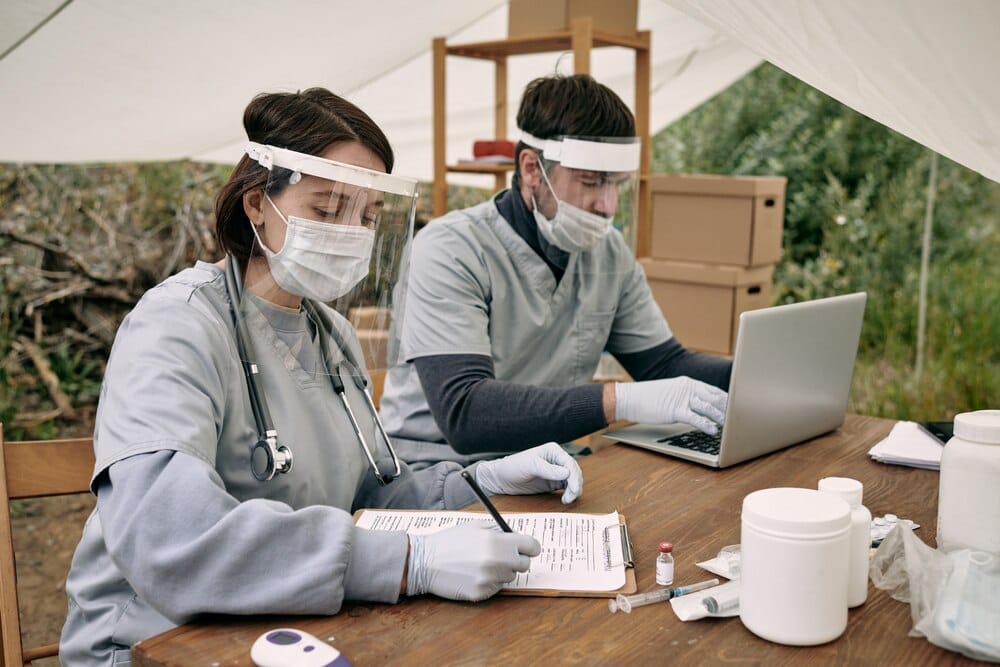 Día Mundial del Farmacéutico y Día Mundial de la Retina