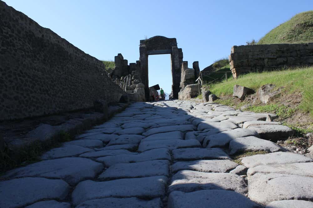 Ruta arqueológica por Ferrol: secretos de Chamorro y Esmelle