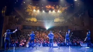 Actuación de Puro Relajo