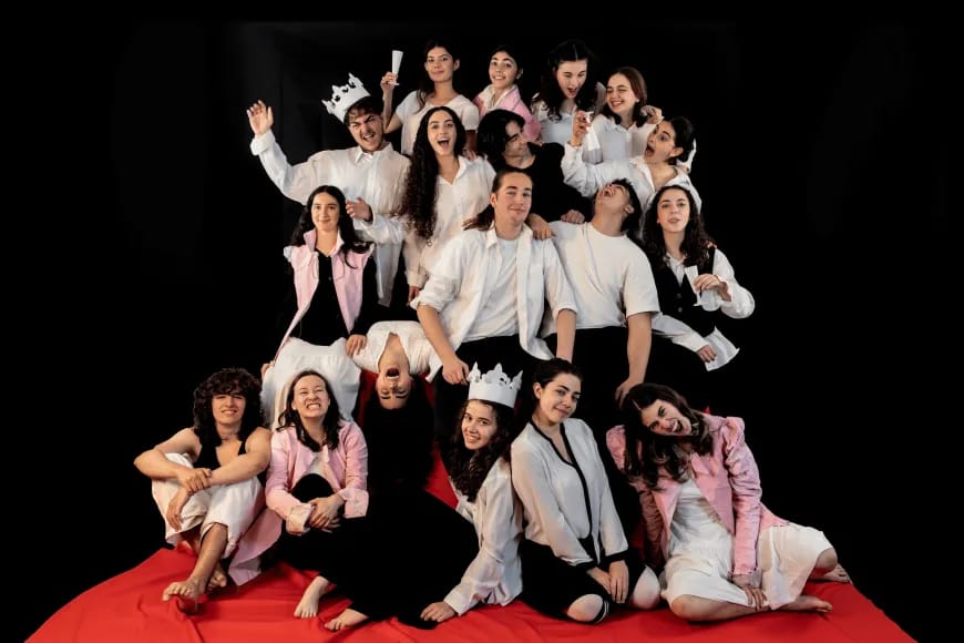 A l'altra banda - Taller Final IES Celestí Bellera