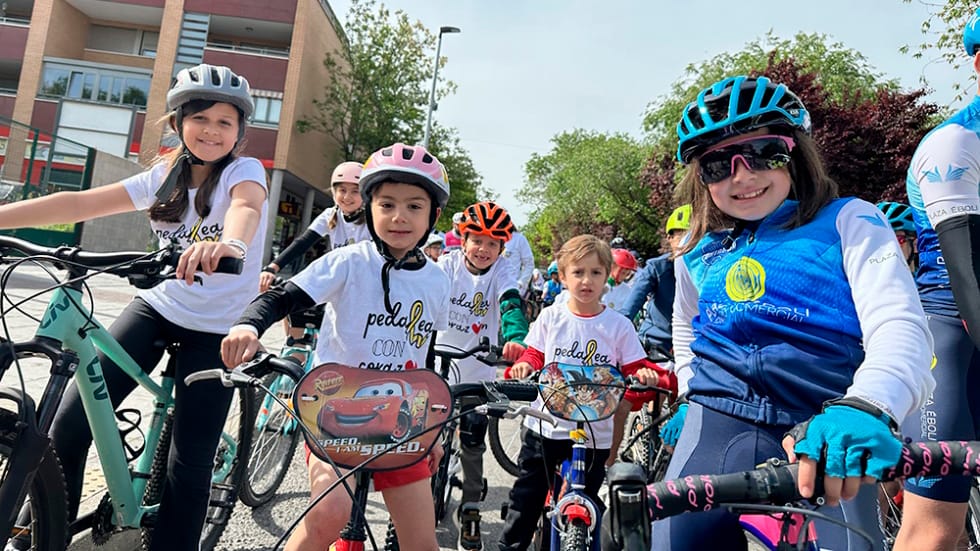 II Marcha solidaria en bicicleta contra el cáncer infantil
