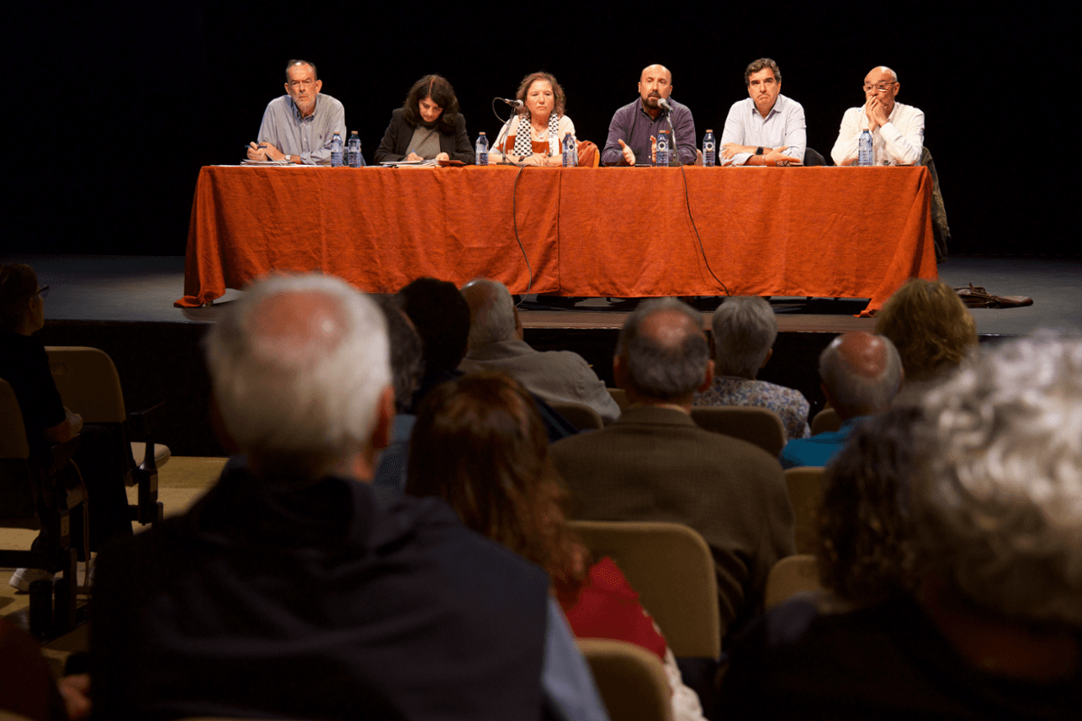 Debate sobre el futuro de la fachada marítima y los muelles