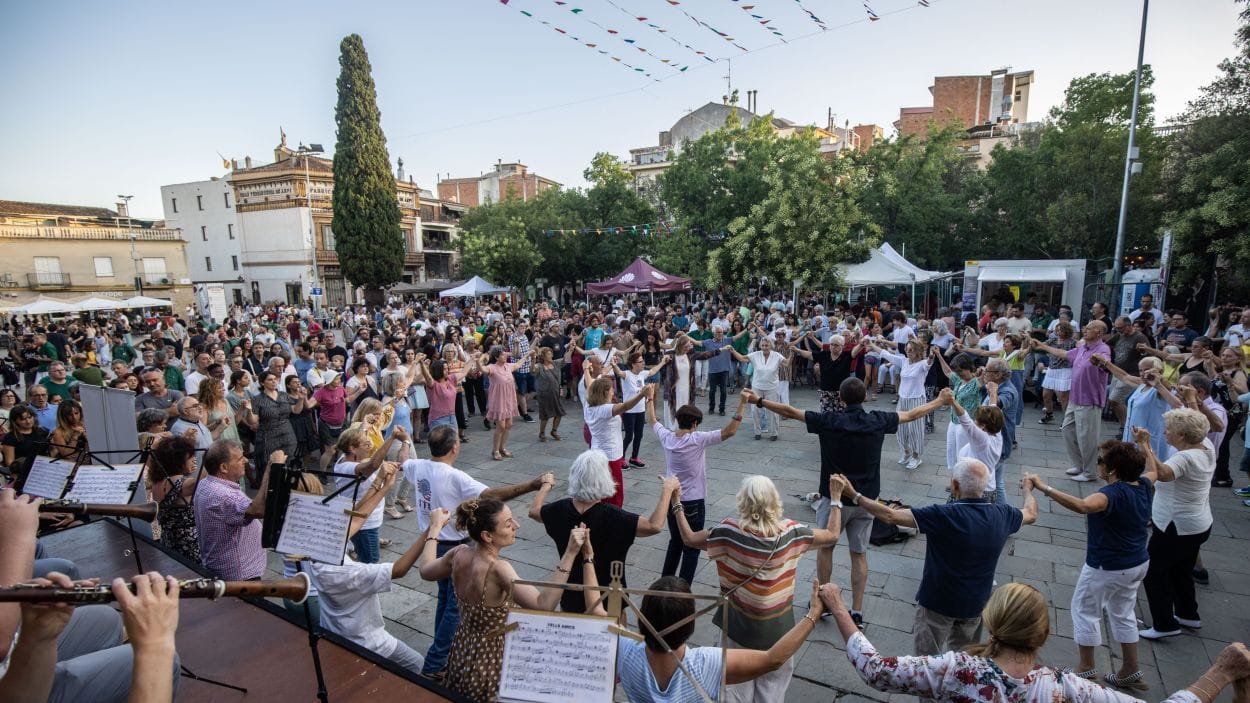 Un Sant Jordi de cultura popular: Sardanes