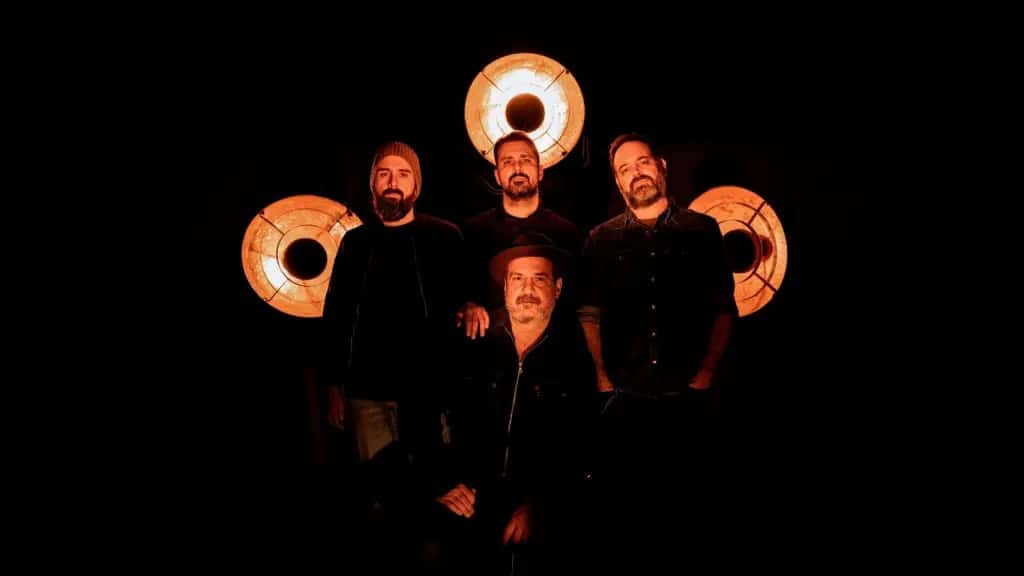 Presentación del nuevo álbum 'B.S.O. 2005 – 2025' de Eladio y los Seres Queridos
