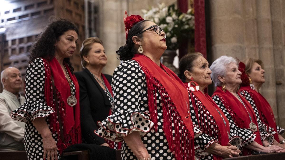 El Coro Rociero le canta a la Virgen de la Montaña