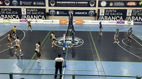 Derbi del Aceites Abril Voleyourense contra la violencia de género