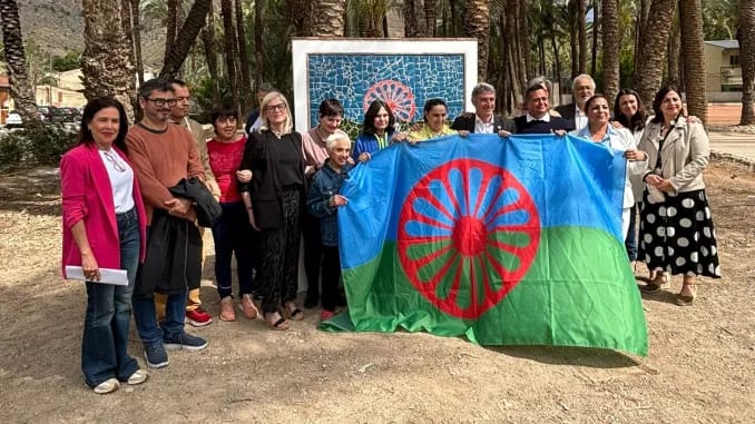 Inauguración de un monumento conmemorativo al pueblo gitano