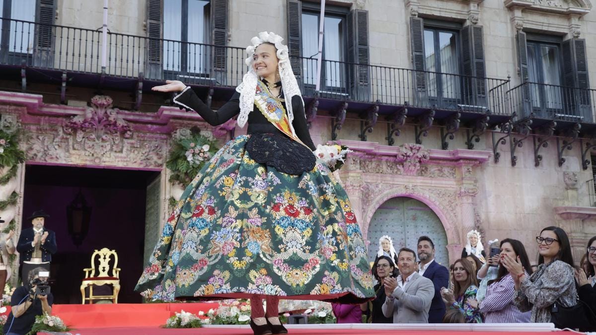 Proclamación de la Bellea del Foc infantil 2025 y sus damas de honor