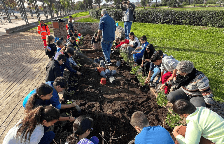Jugatecambiental: Arrela’t al parc