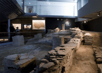 Visita al Museo Universitario da Domus do Mitreo