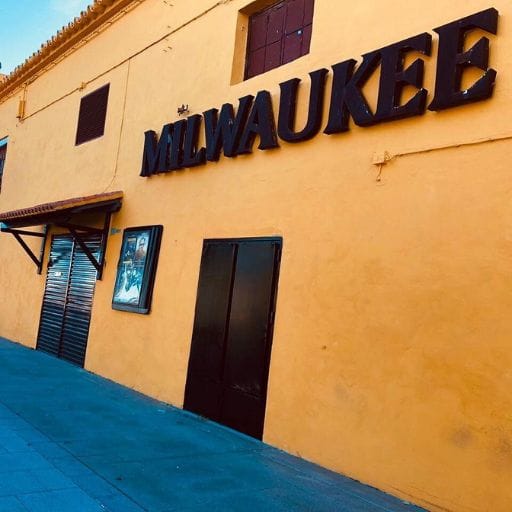 Sala Milwaukee - `Tributo a Foo Fighters´