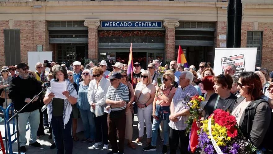 Homenaje a las vĂctimas del bombardeo al Mercado Central