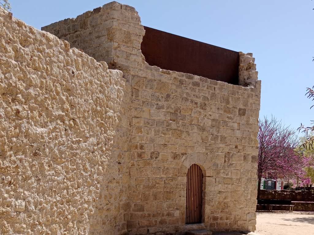 Portes obertes al mirador de la torre de la muralla