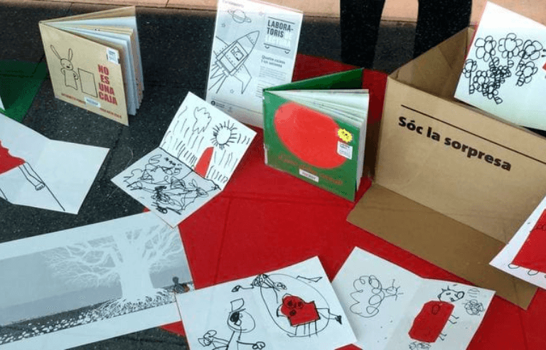 Taller: Laboratori de lectura 4 caixes i un univers