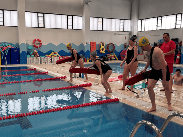 Curso Intensivo de Socorrismo en Piscinas + DESA y Medio Natural