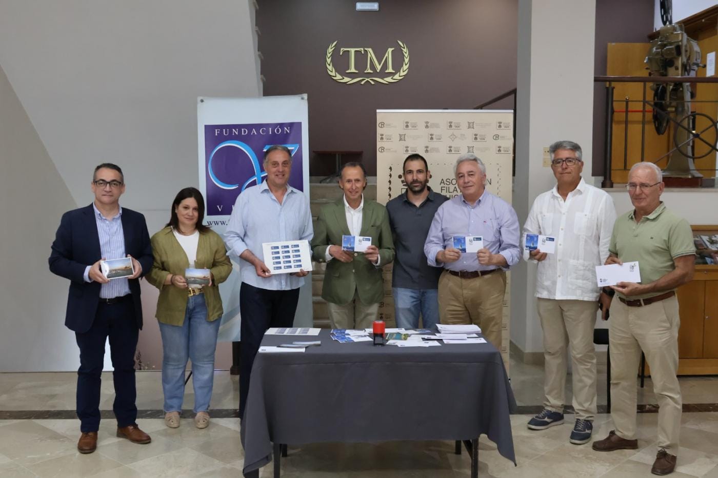 Presentación del matasellos del 50 aniversario del Club Náutico Sancti Petri