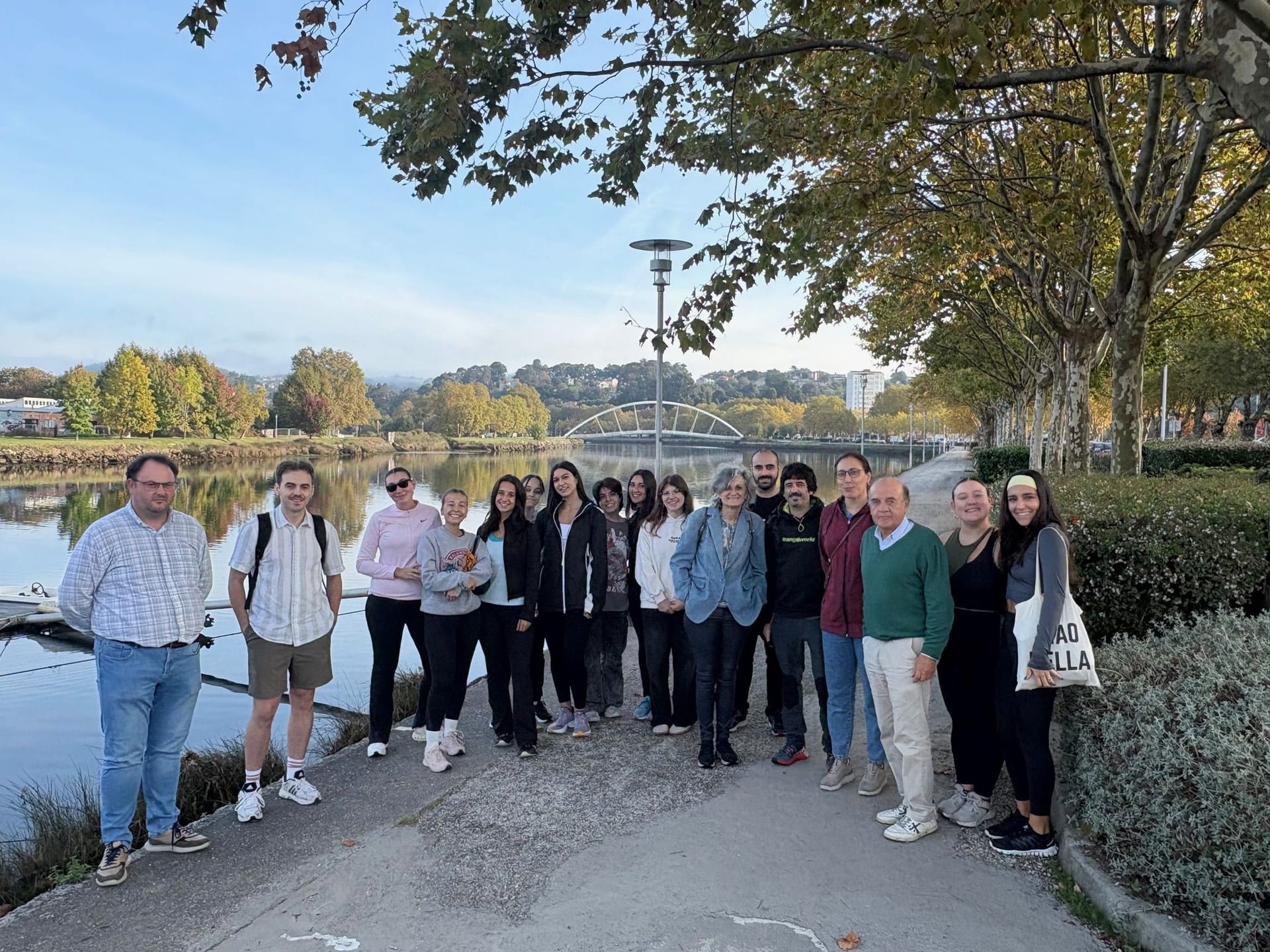 Paseo saludable para dar la bienvenida a futuros médicos