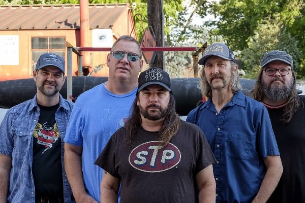 Concierto de Nine Pound Hammer