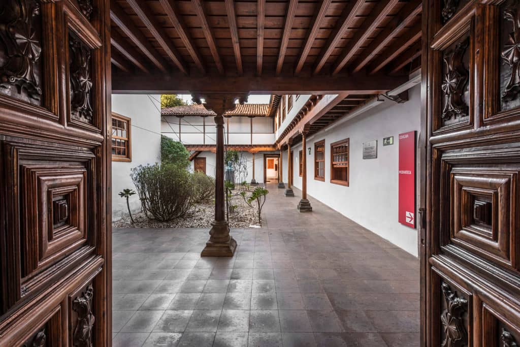Centro de Documentación de Canarias y América (CEDOCAM)