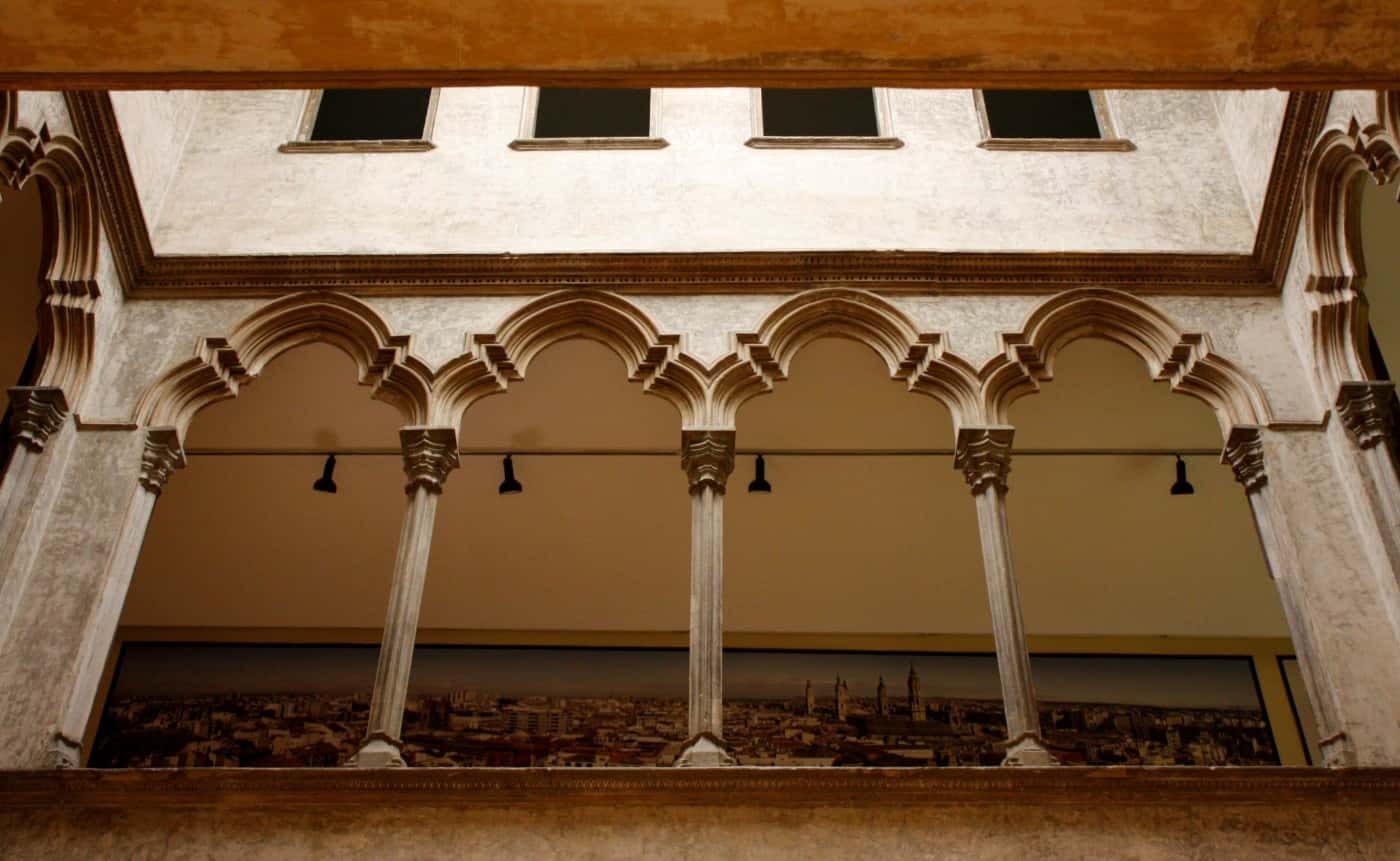 Instalación inmersiva 'PATIO' de Penique Productions