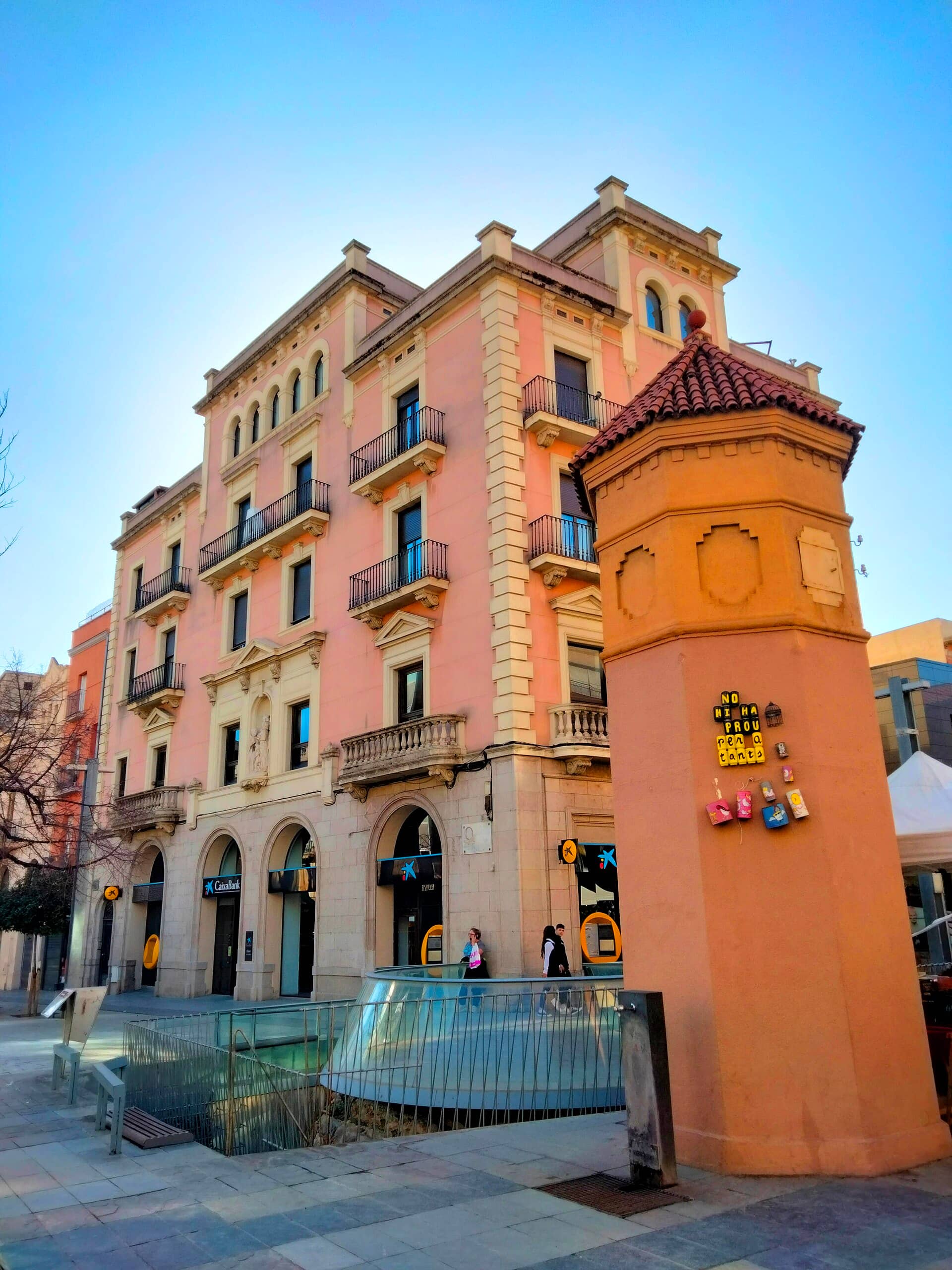 Plaça de Josep Maluquer i Salvador